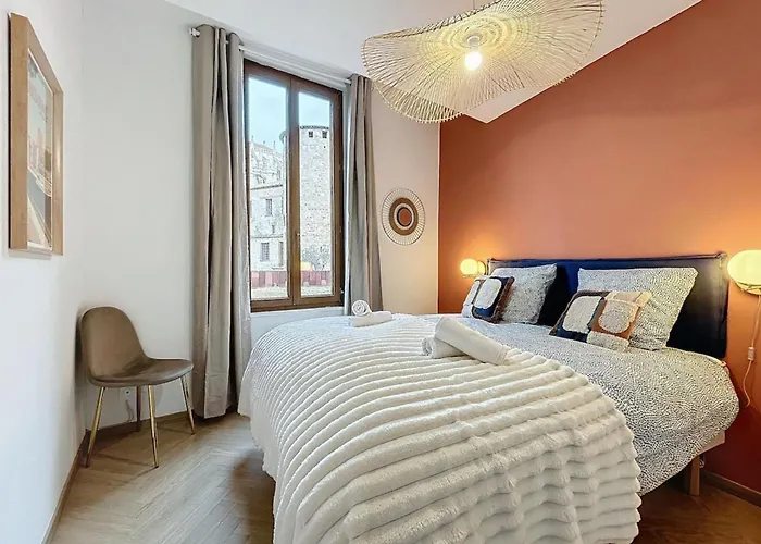 Le Saint Just - Appartement Face A La Cathedrale